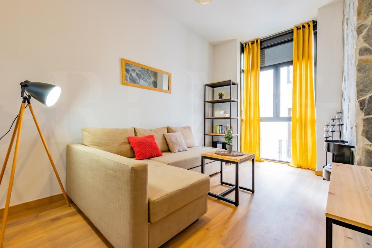 Cozy Flat With Common Pool & Parking - Center By Rems Apartman Málaga Kültér fotó