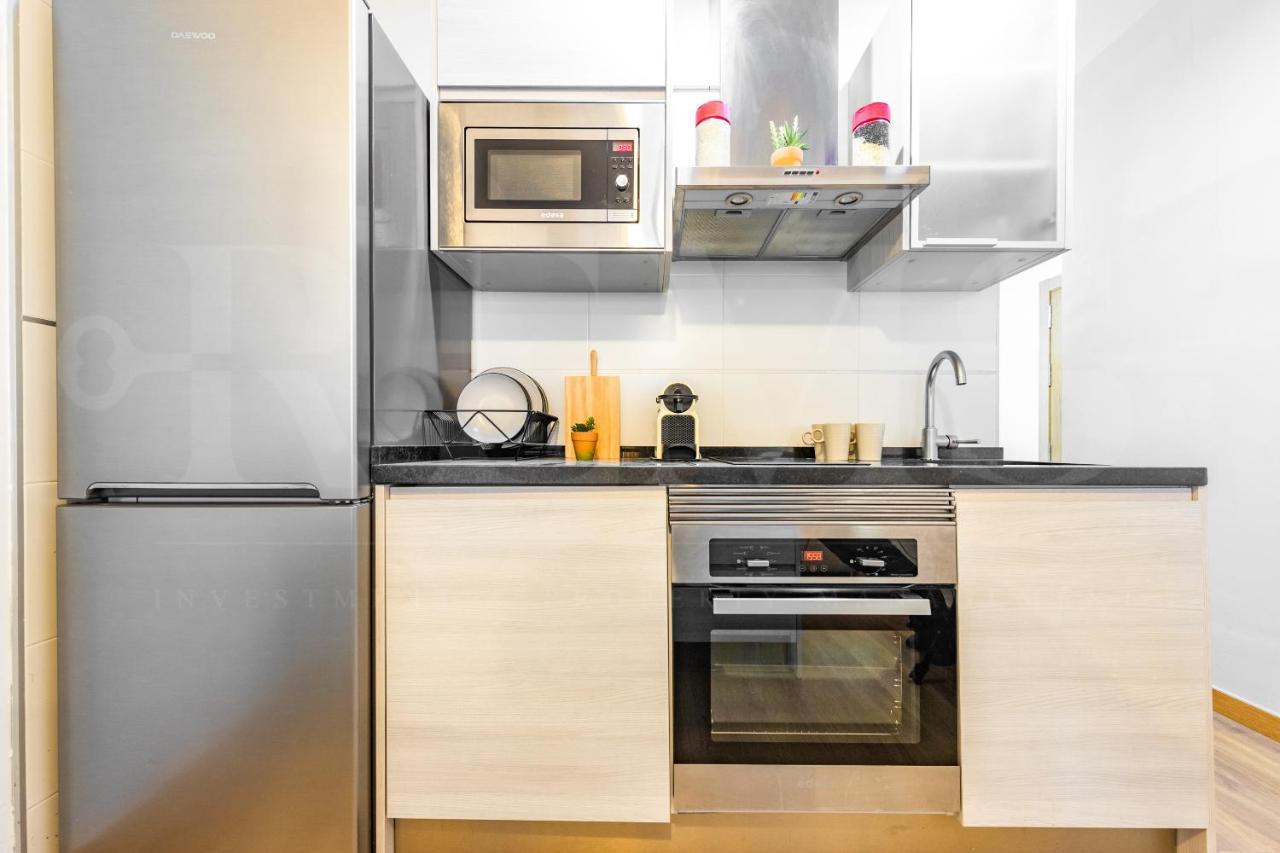 Cozy Flat With Common Pool & Parking - Center By Rems Apartman Málaga Kültér fotó