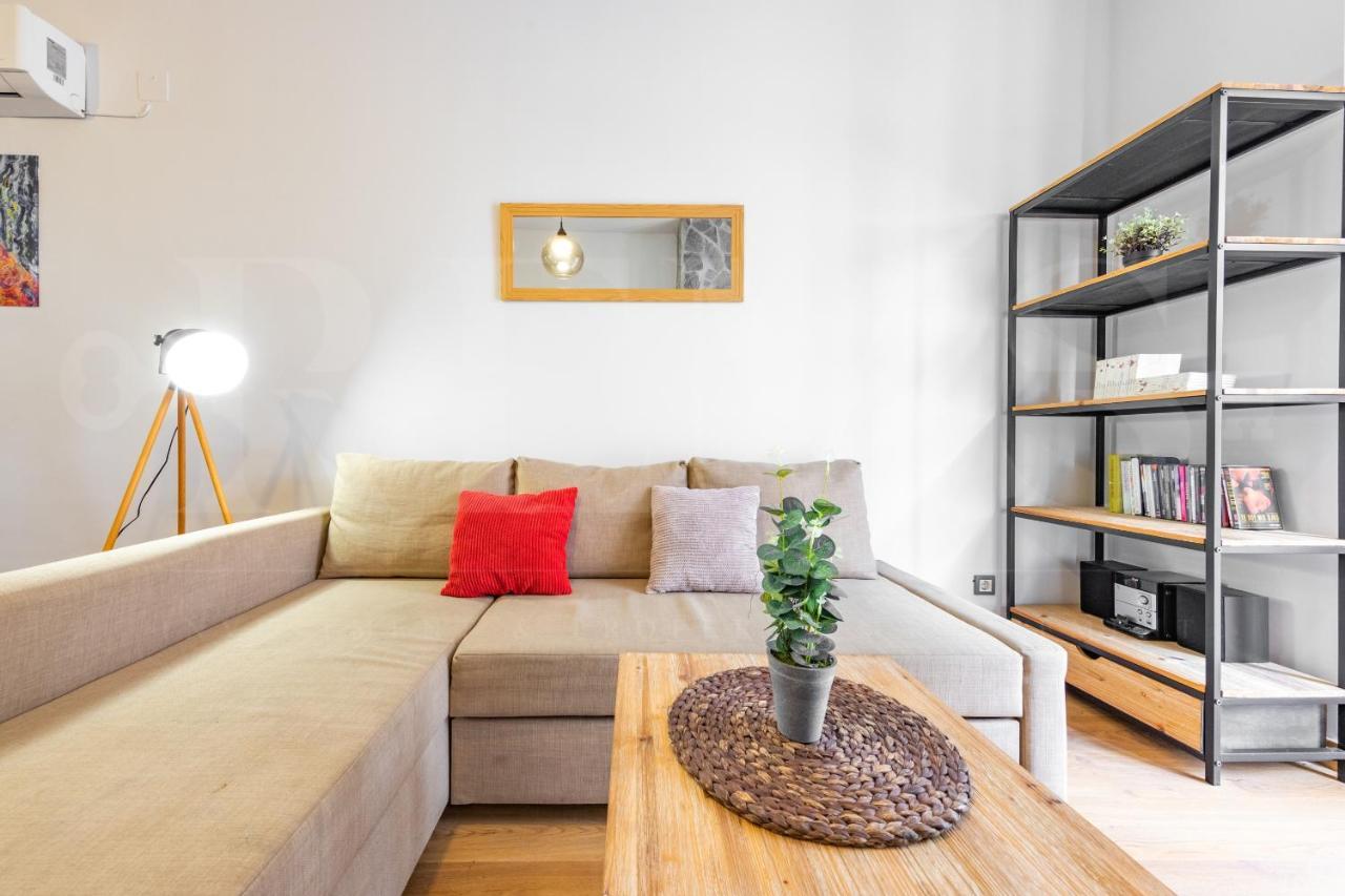 Cozy Flat With Common Pool & Parking - Center By Rems Apartman Málaga Kültér fotó