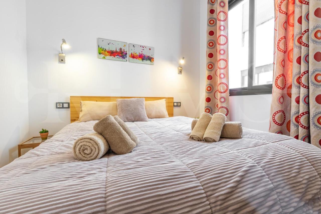 Cozy Flat With Common Pool & Parking - Center By Rems Apartman Málaga Kültér fotó