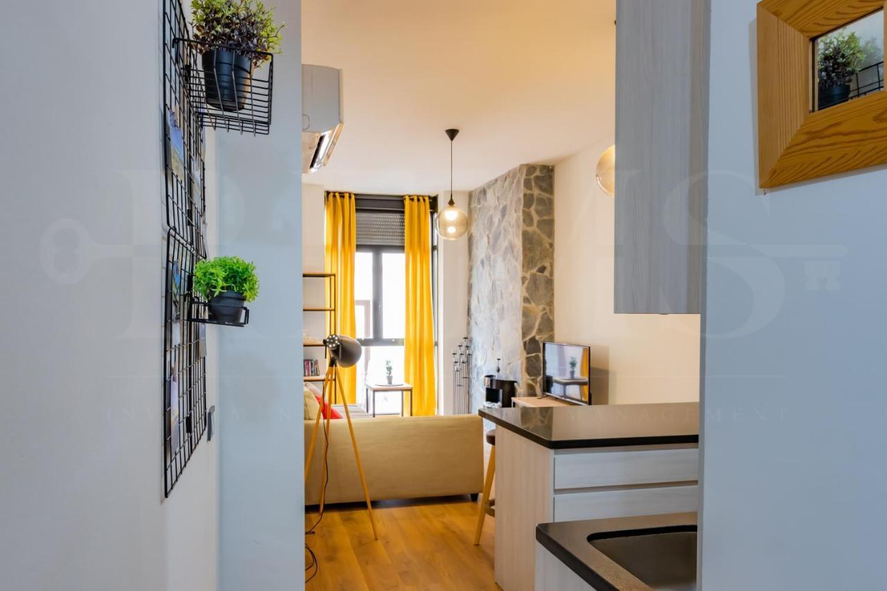 Cozy Flat With Common Pool & Parking - Center By Rems Apartman Málaga Kültér fotó