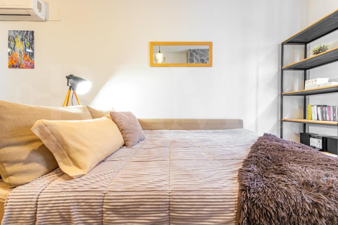 Cozy Flat With Common Pool & Parking - Center By Rems Apartman Málaga Kültér fotó