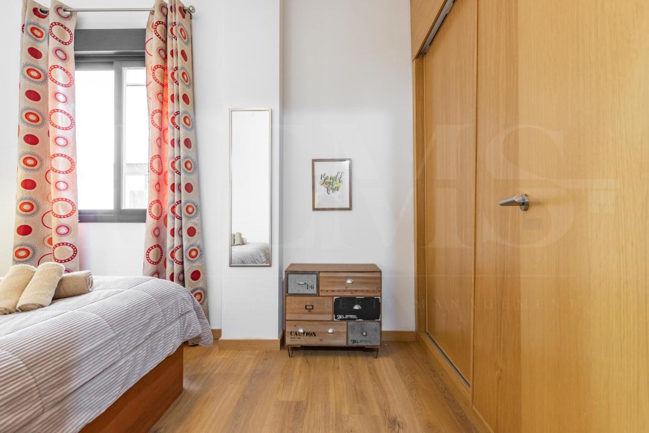 Cozy Flat With Common Pool & Parking - Center By Rems Apartman Málaga Kültér fotó