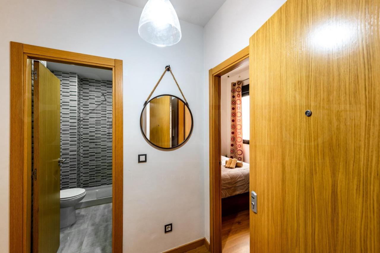 Cozy Flat With Common Pool & Parking - Center By Rems Apartman Málaga Kültér fotó